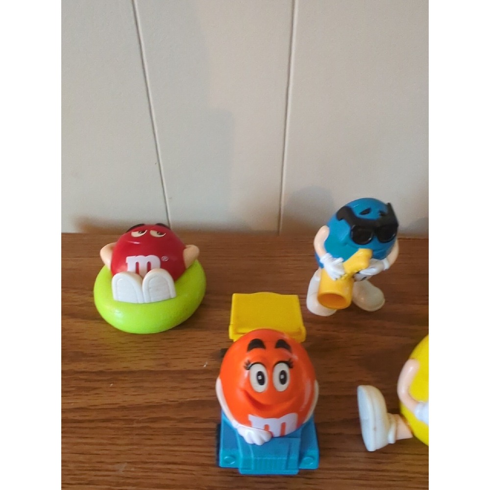Lot of 7 Burger King M & M Vintage Toys 1991 & 1997, Dispensers & Pull Back Toys - Picture 2 of 5